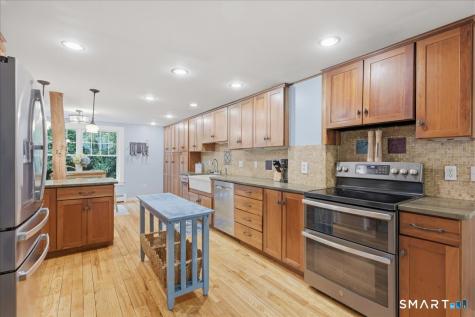82 Old Post Road Clinton CT 06413