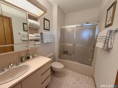 86 Washburn Road Canton CT 06019