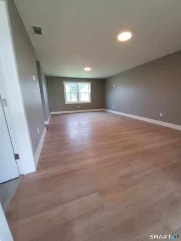 16 Kingsley Court Waterbury CT 06704