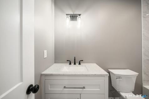 16 Kingsley Court Waterbury CT 06704