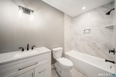 16 Kingsley Court Waterbury CT 06704