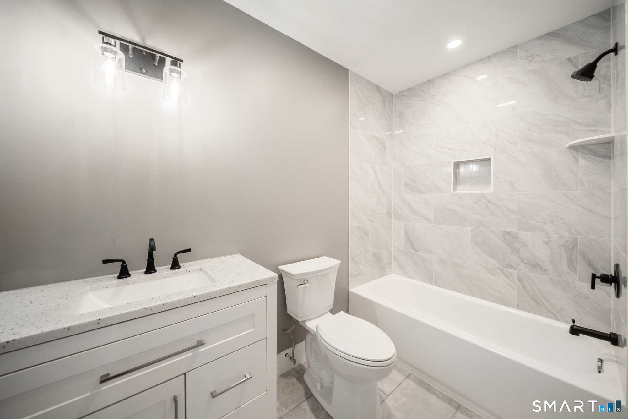 16 Kingsley Court Waterbury CT 06704