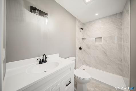 16 Kingsley Court Waterbury CT 06704