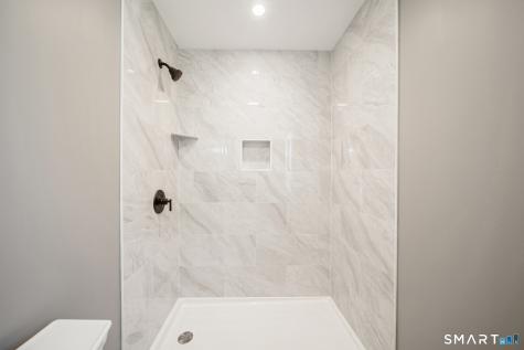 16 Kingsley Court Waterbury CT 06704