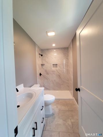16 Kingsley Court Waterbury CT 06704