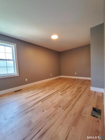 16 Kingsley Court Waterbury CT 06704