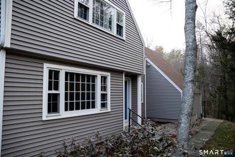 35 Shingle Mill Road Simsbury CT 06092