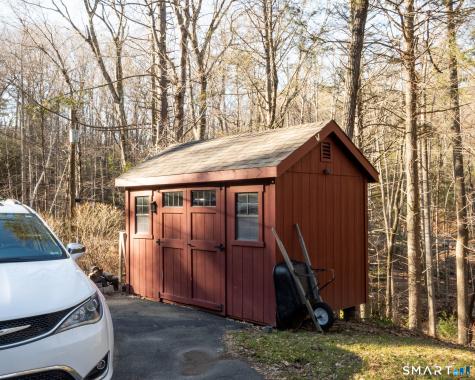 35 Shingle Mill Road Simsbury CT 06092