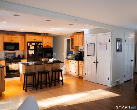 35 Shingle Mill Road Simsbury CT 06092