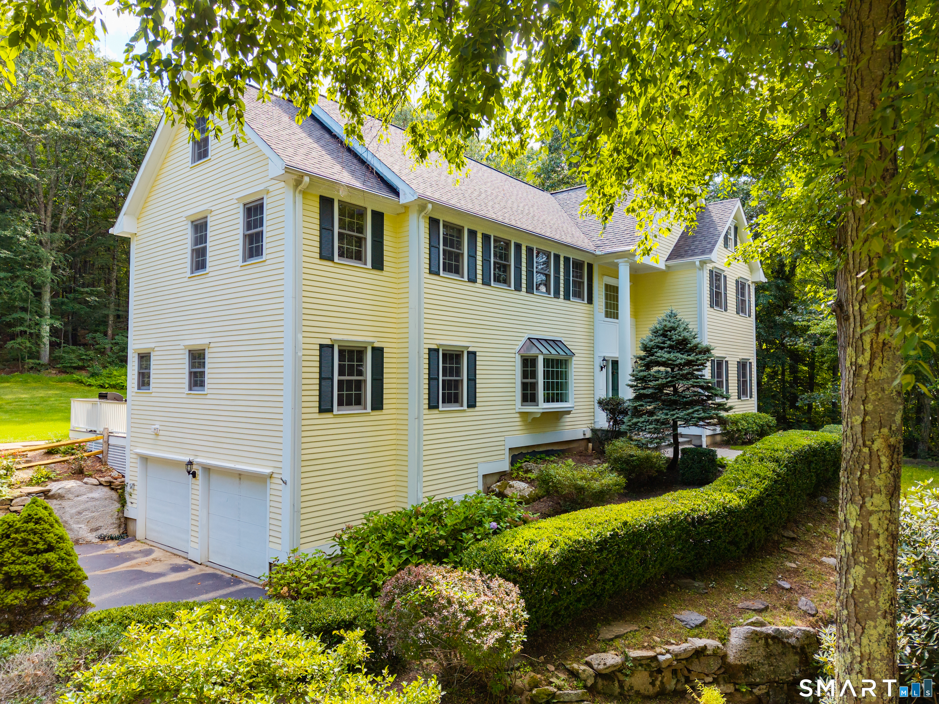 12 Carriage Hill Road Woodbridge CT 06525