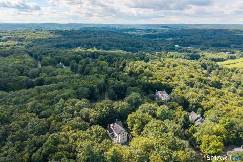 12 Carriage Hill Road Woodbridge CT 06525