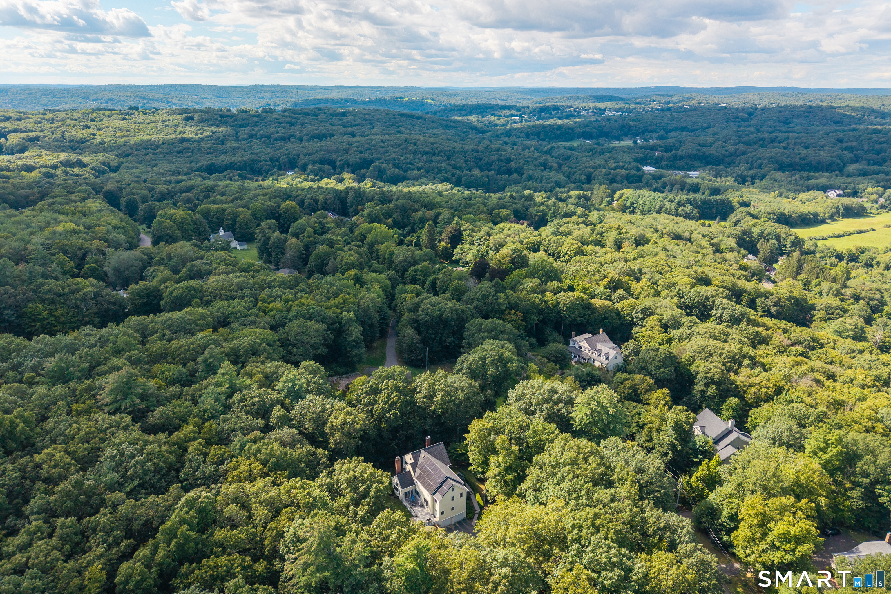 12 Carriage Hill Road Woodbridge CT 06525