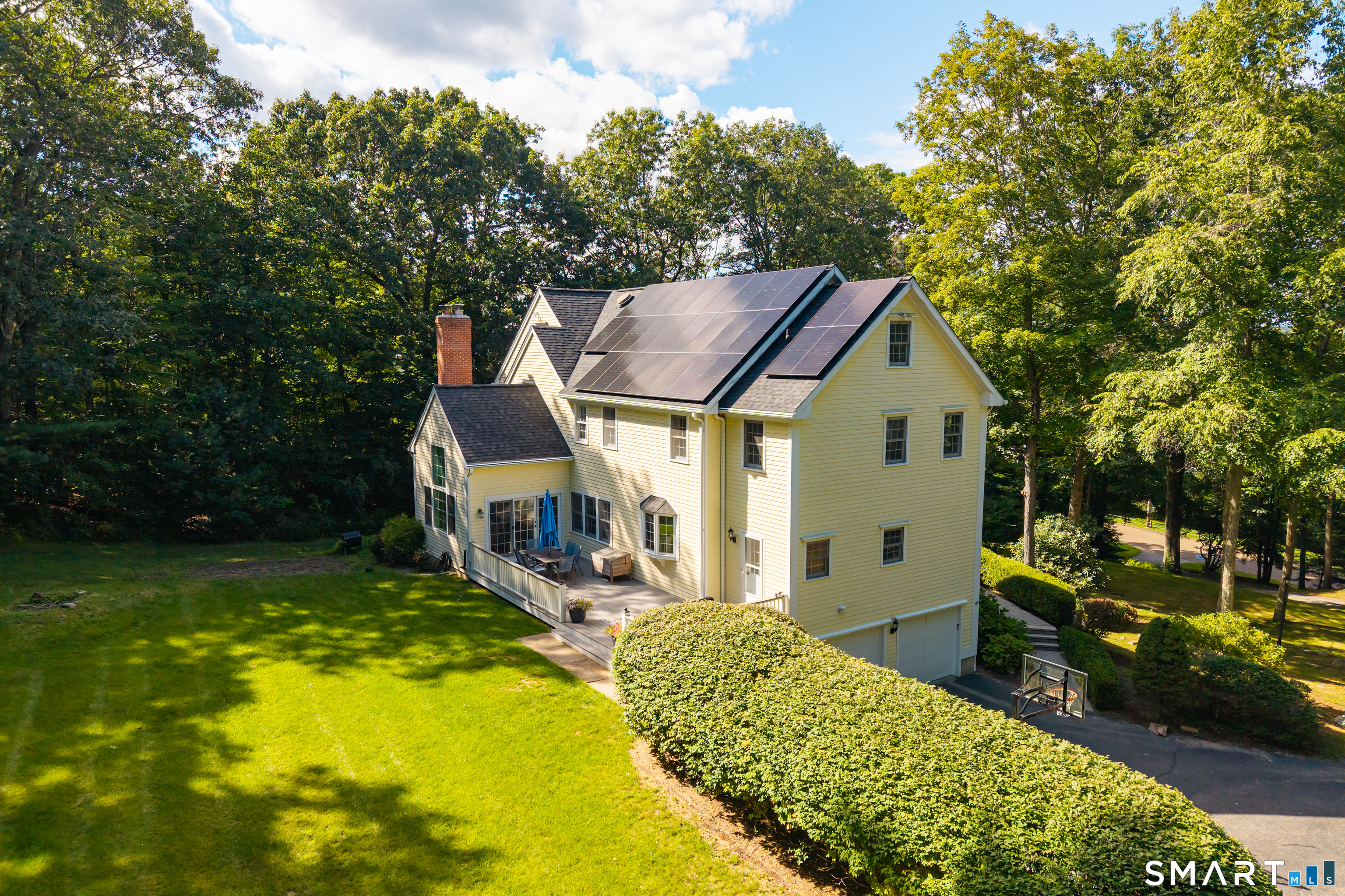 12 Carriage Hill Road Woodbridge CT 06525