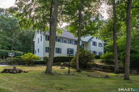 12 Carriage Hill Road Woodbridge CT 06525