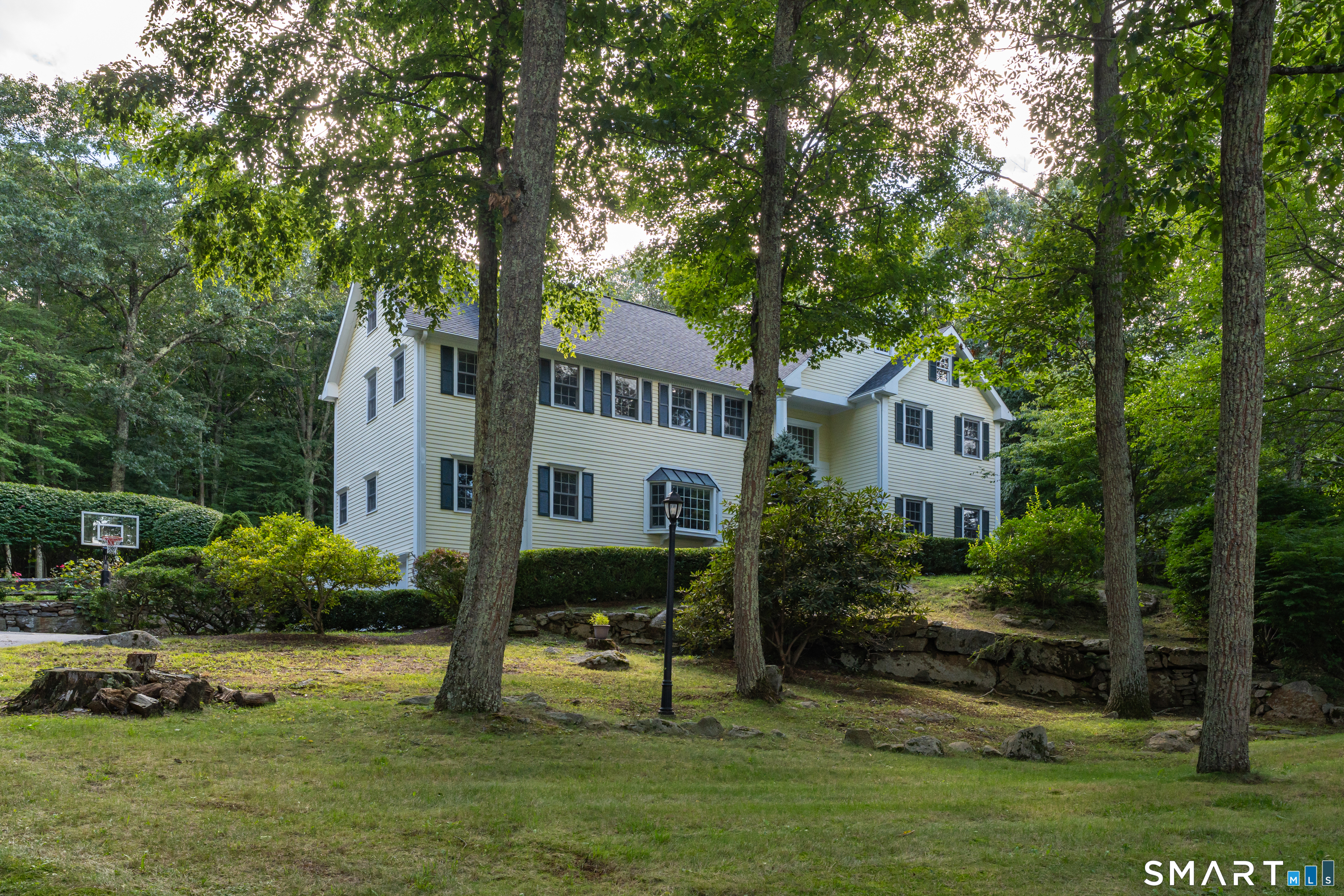 12 Carriage Hill Road Woodbridge CT 06525