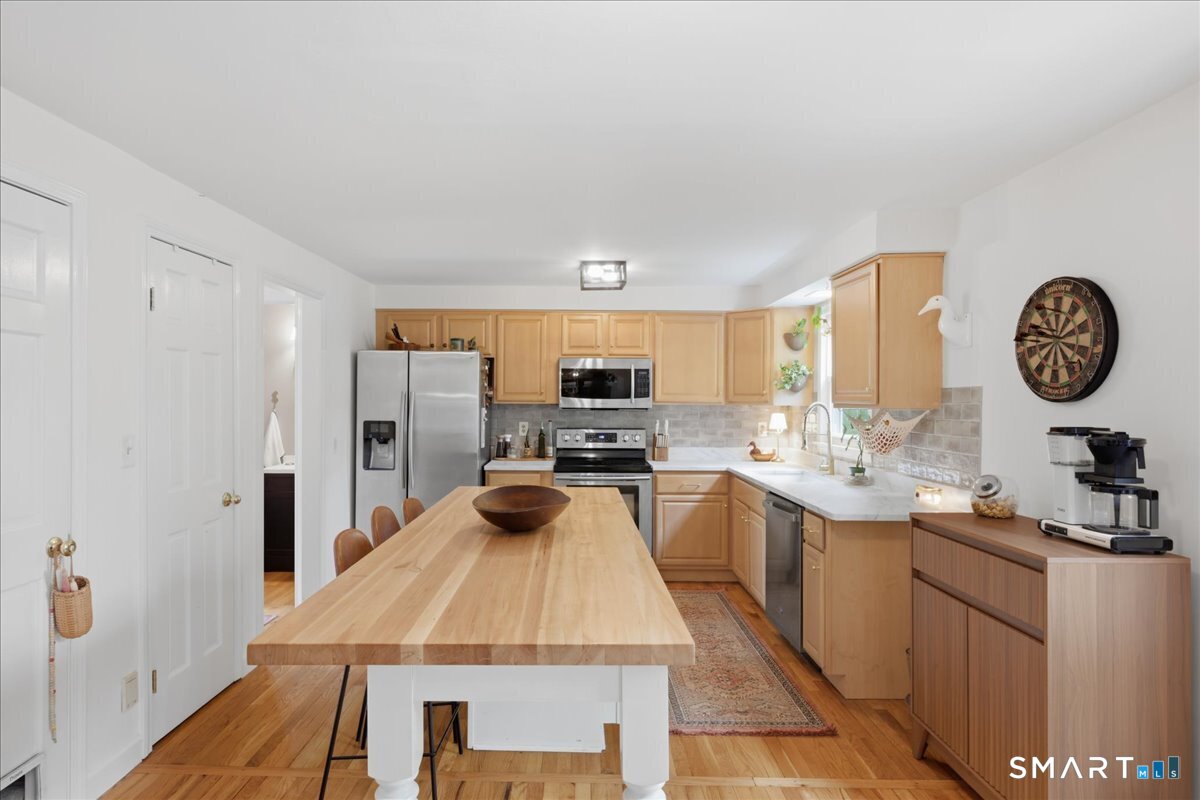 19 Maplewood Drive East Lyme CT 06333