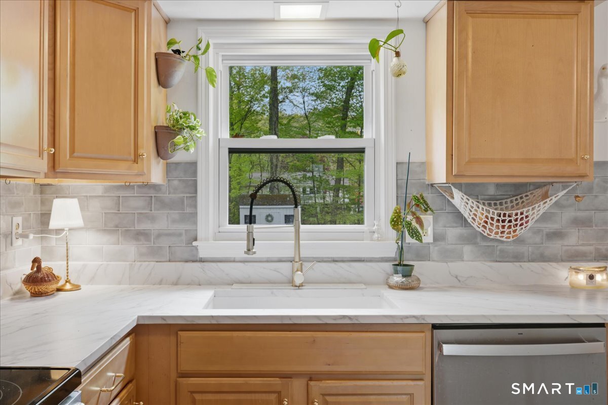 19 Maplewood Drive East Lyme CT 06333