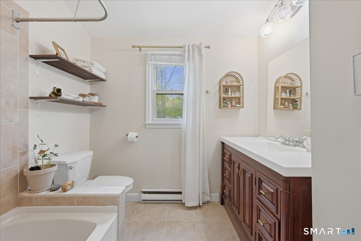 19 Maplewood Drive East Lyme CT 06333
