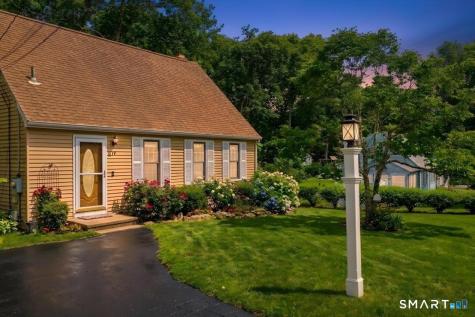 19 Maplewood Drive East Lyme CT 06333