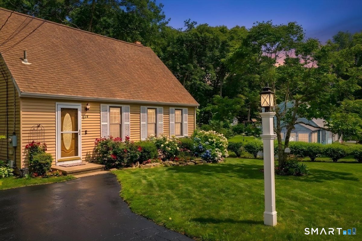 19 Maplewood Drive East Lyme CT 06333
