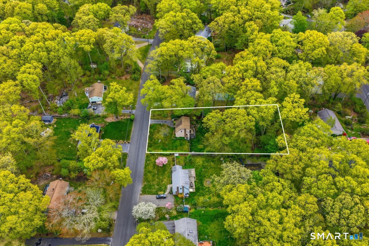19 Maplewood Drive East Lyme CT 06333