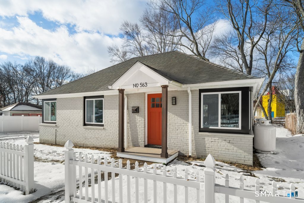 563 Pearl Harbor Street Bridgeport CT 06610