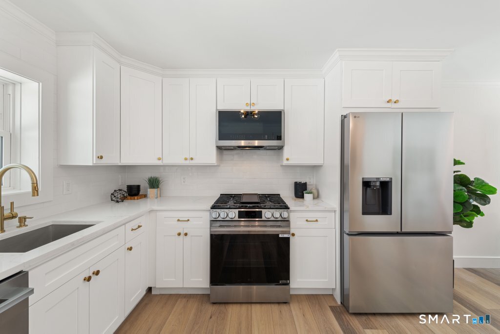 563 Pearl Harbor Street Bridgeport CT 06610