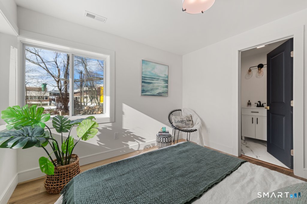 563 Pearl Harbor Street Bridgeport CT 06610