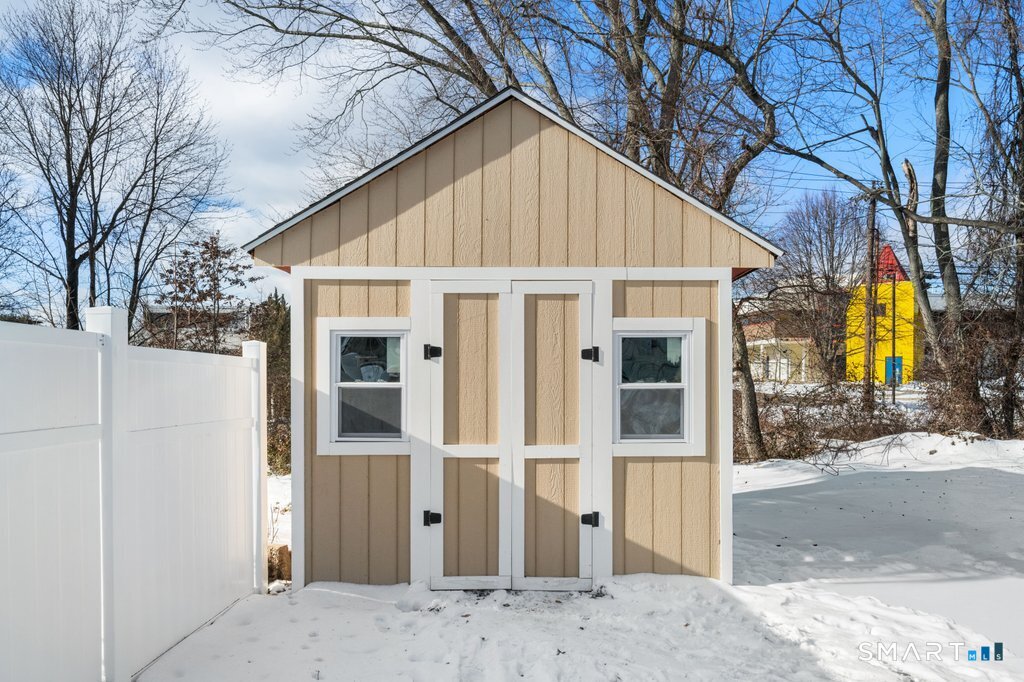 563 Pearl Harbor Street Bridgeport CT 06610