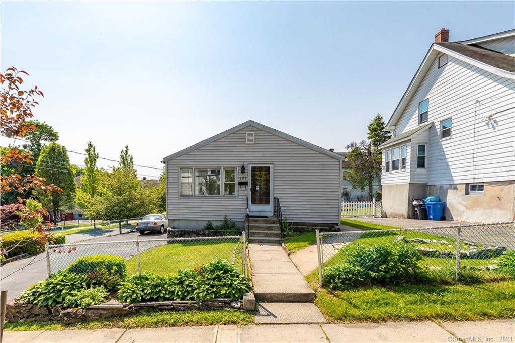 107 Roxbury Street Hartford CT 06114