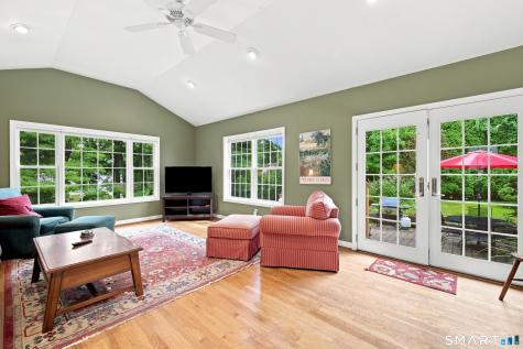 21 Cherryfield Drive West Hartford CT 06107