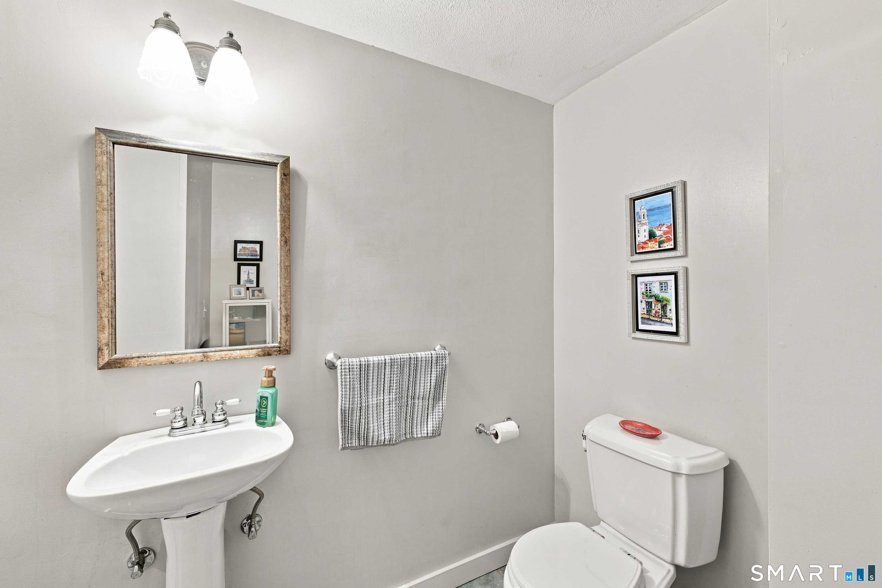 21 Cherryfield Drive West Hartford CT 06107