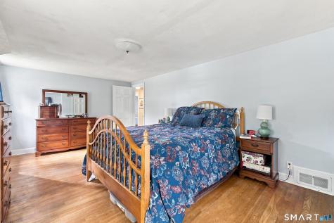 21 Cherryfield Drive West Hartford CT 06107