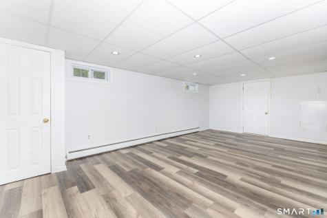 15 Village Lane Burlington CT 06013
