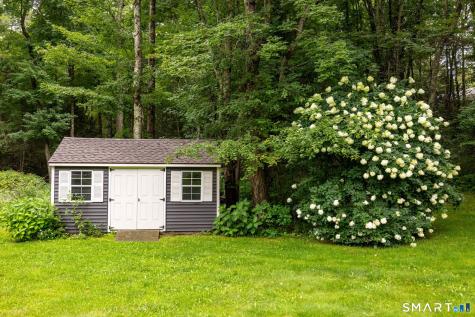 15 Village Lane Burlington CT 06013