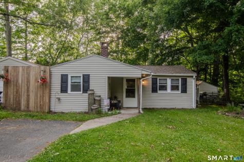 37 Lake Street Ledyard CT 06339