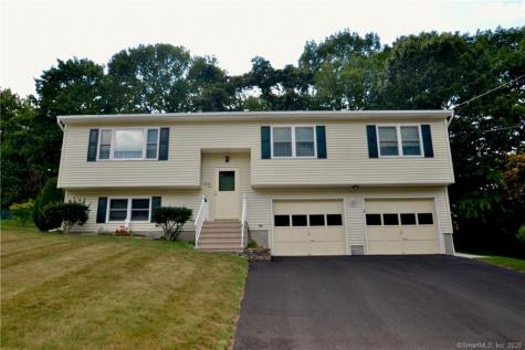 26 Kendall Circle Waterbury CT 06708