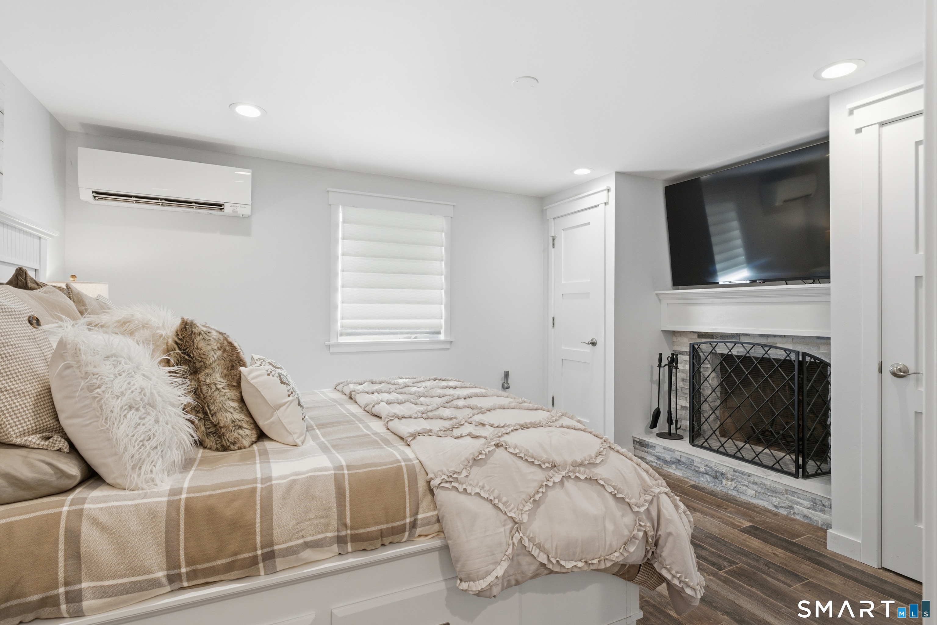 47 Sharon Drive Wallingford CT 06492