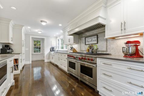758 Smith Ridge Road New Canaan CT 06840