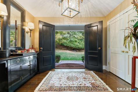 758 Smith Ridge Road New Canaan CT 06840