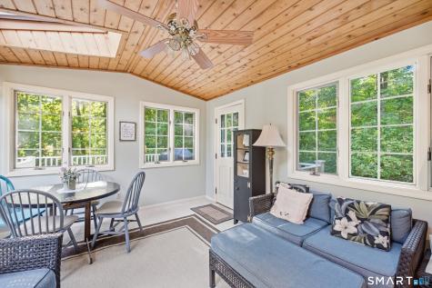 19 Crestwood Drive East Hampton CT 06424