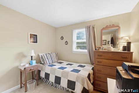 19 Crestwood Drive East Hampton CT 06424