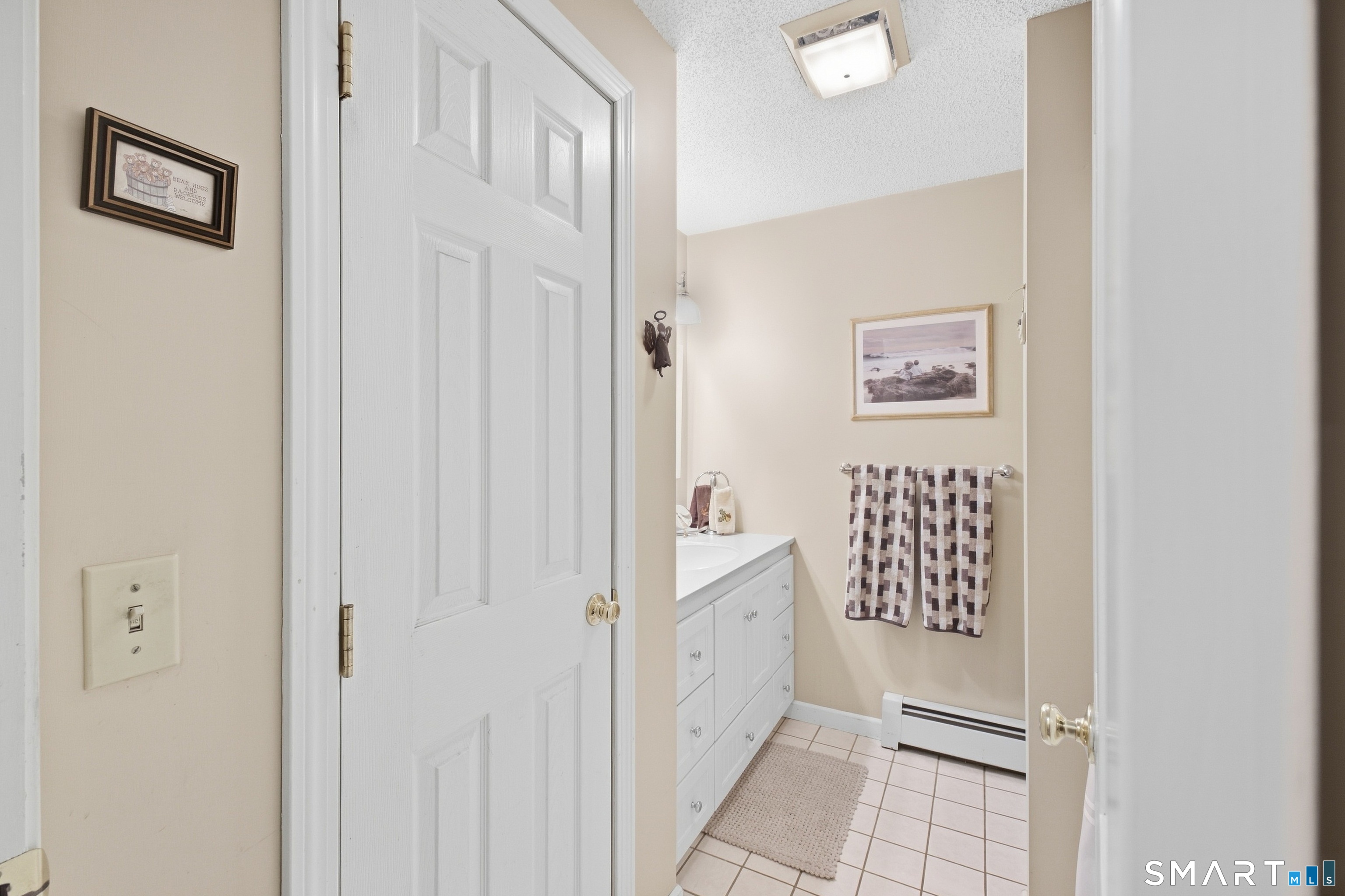 19 Crestwood Drive East Hampton CT 06424