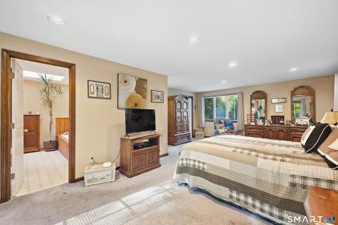 19 Crestwood Drive East Hampton CT 06424