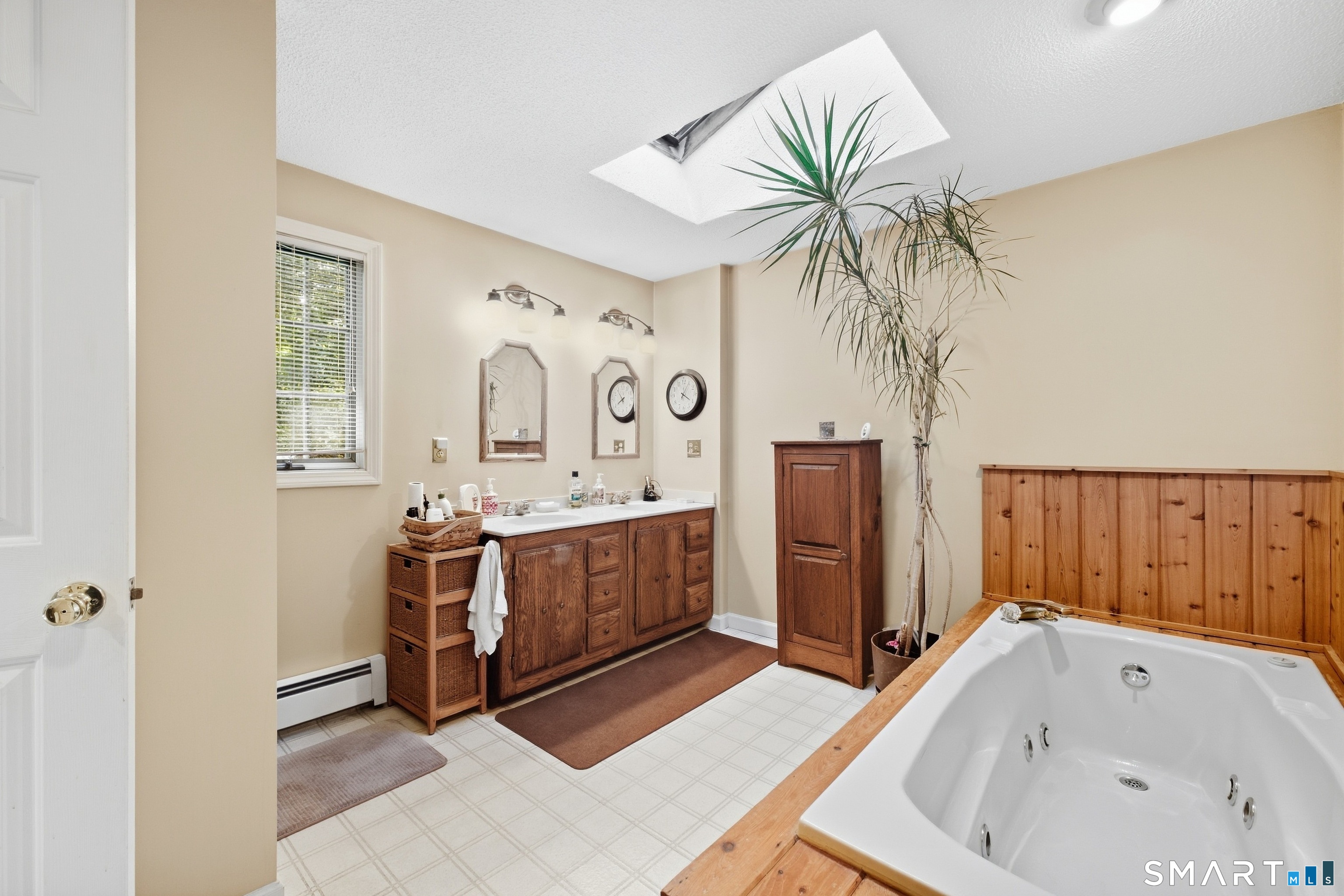 19 Crestwood Drive East Hampton CT 06424