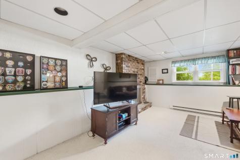 19 Crestwood Drive East Hampton CT 06424