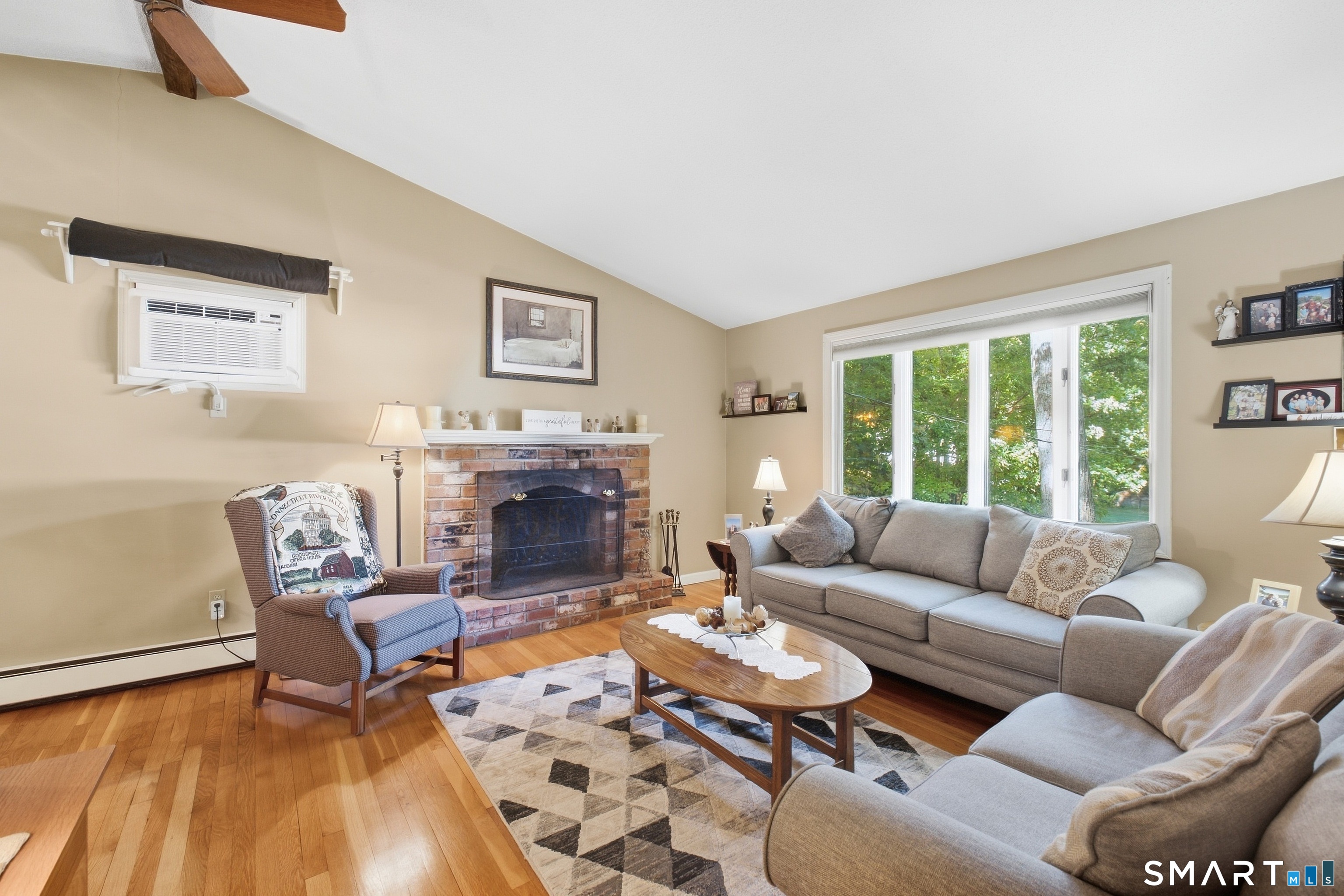 19 Crestwood Drive East Hampton CT 06424