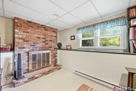 19 Crestwood Drive East Hampton CT 06424