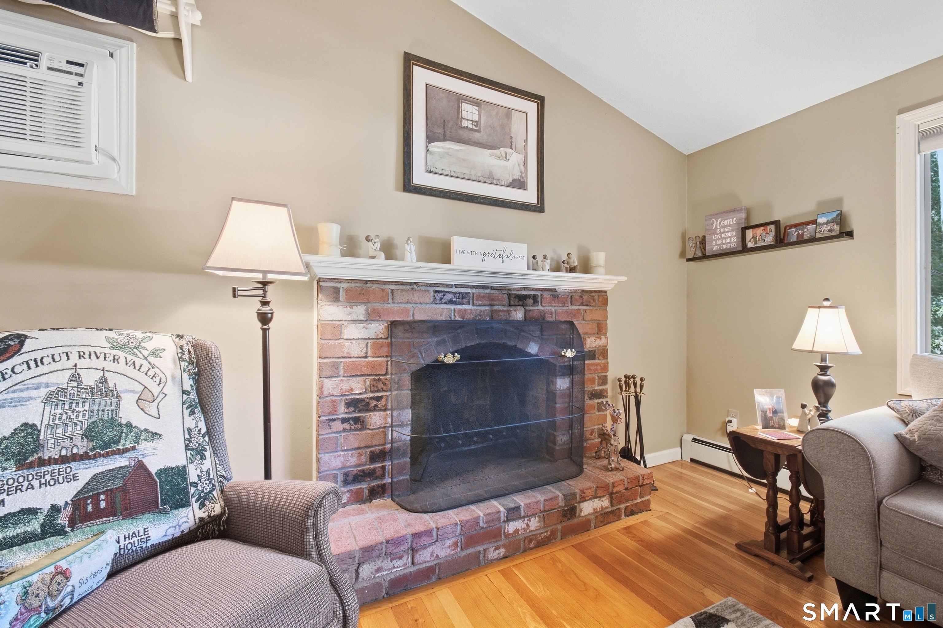19 Crestwood Drive East Hampton CT 06424