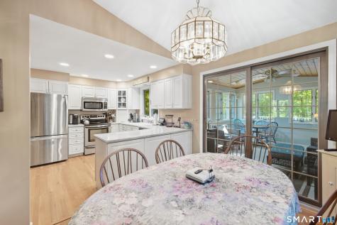 19 Crestwood Drive East Hampton CT 06424